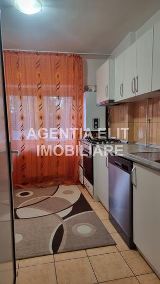 Apartament 2 camere, zona Spitalului de copii, spatios