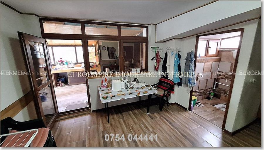 Vila+casa de vanzare zona Km 5 - 12