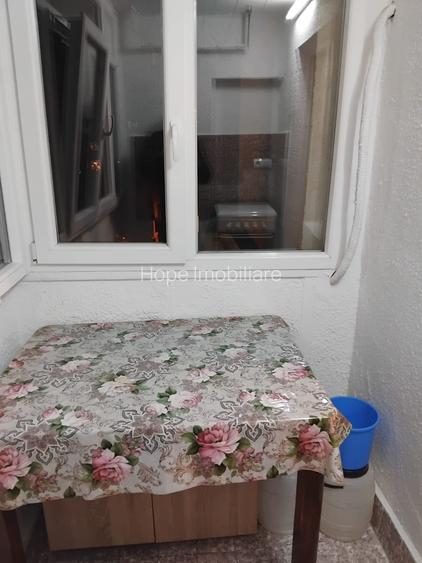 Basarabia - 3 camere , 2 bai, posibilitate montare centrala - 5