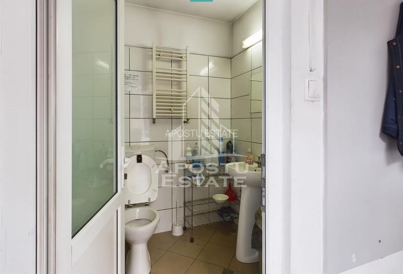 Casa individuala pretabila pentru activitati comerciale,zona Complex - 15
