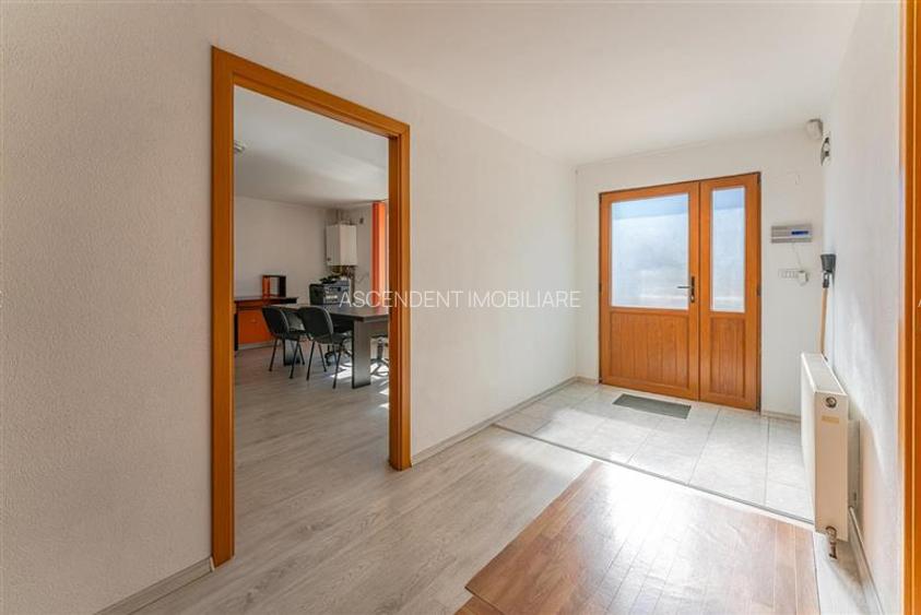 Sediu firma/ rezidential, pe domeniu de 2.240 mp teren,Central, Halchiu, Brasov - 11