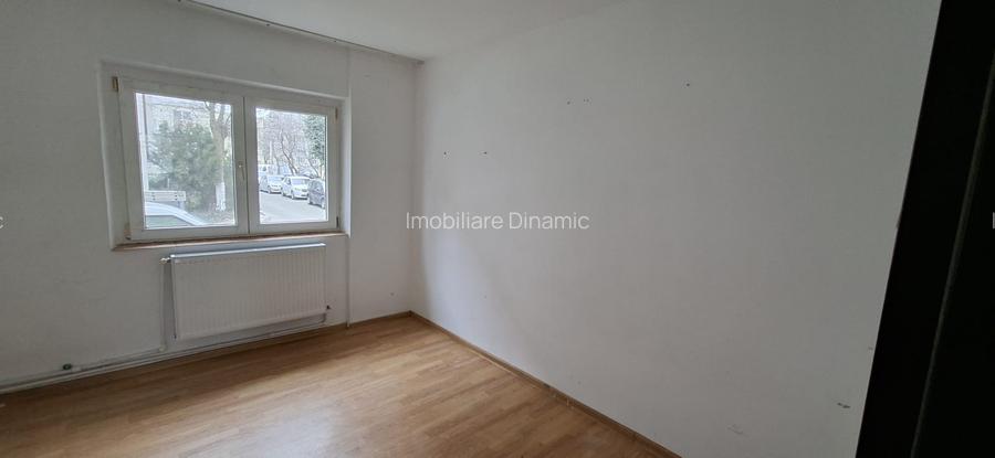 Apartament 3 camere decomandat zona Sud - 9