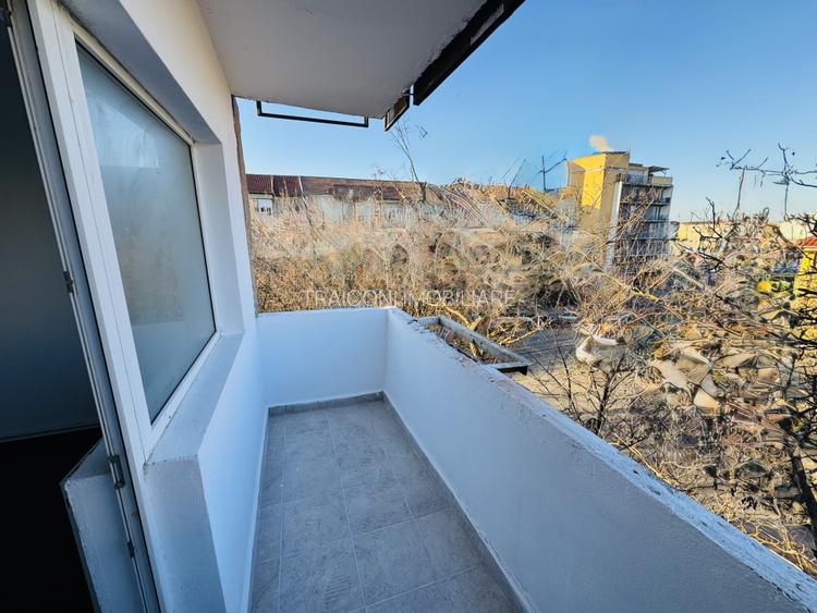 Lipovei, 3 camere renovat, decomandat, centrala termica - 13