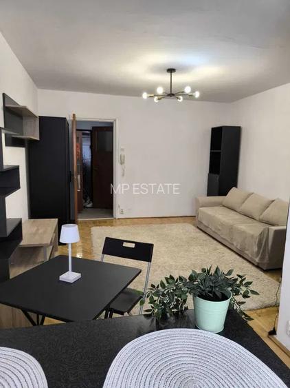 Garsoniera Spatioasa / 5 minute Metrou Titan / 33 mp - 8