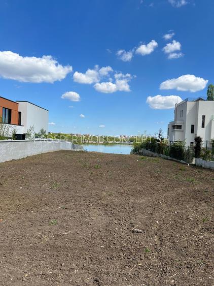 Teren Liber cu deschidere la Lac - Damaroaia - 4