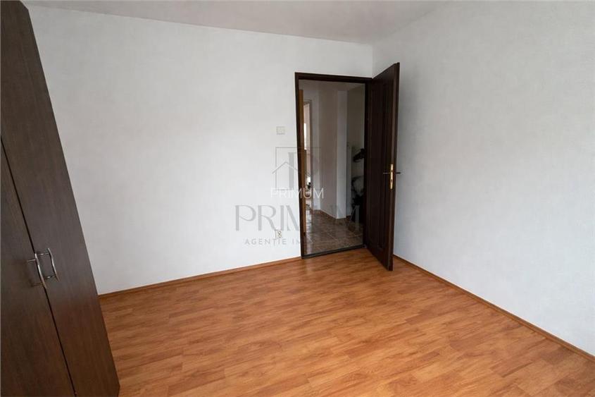 SIMION BARNIUTIU |3 CAM |PARTER INALT |CENTRALA |BOXA | ZONA EXCELENTA - 12