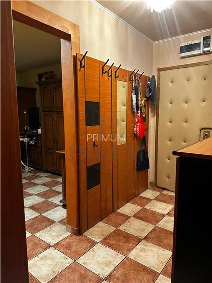 CIRCUMVALATIUNII - ETAJ 1 - BLOC IZOLAT - 4 camere - 2 bai - debara - decomandat - 18