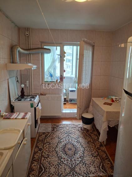 4Camere Crangasi  Metrou Piata - 12