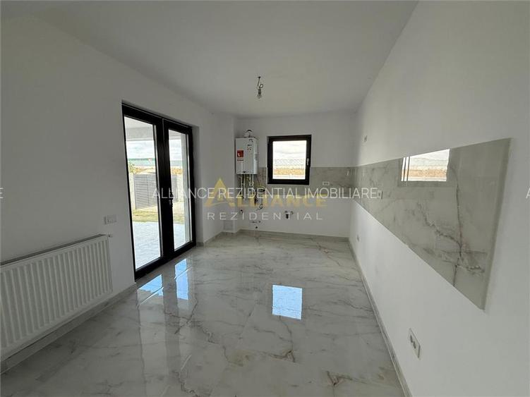 Vila pe prima strada / 4 Camere / 3 Bai / Incalzire Pardoseala / Teren 308 mp - 10