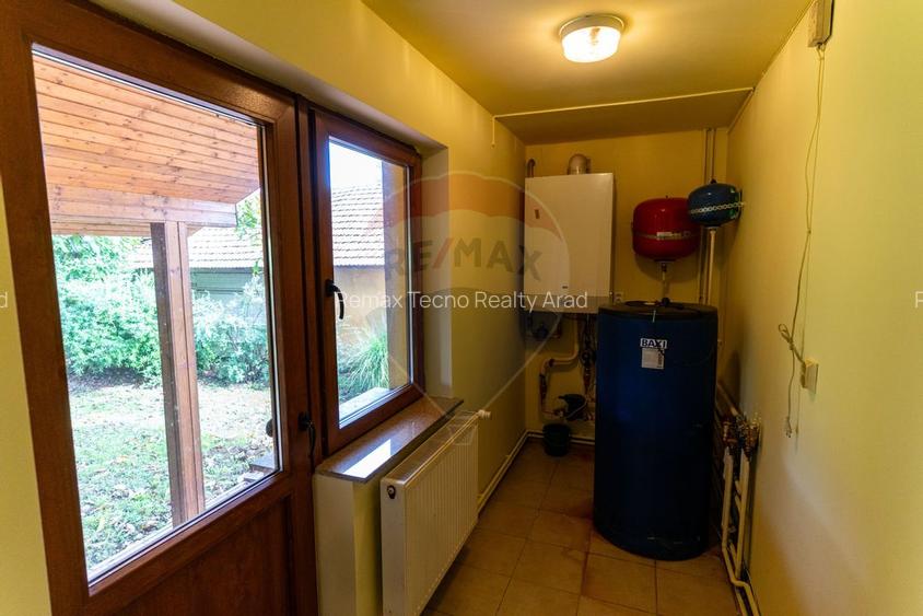 Vila /Pensiune 6 camere in Cristur, jud Hunedoara - 48