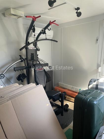 Oxford Gardens beautiful 5 bedrooms semi-furnished villa - 49