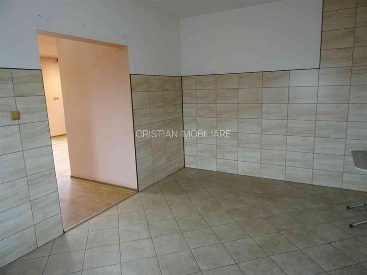 Vila P+1, constructie 2013, teren 700 mp, la 50Km de Braila - 15