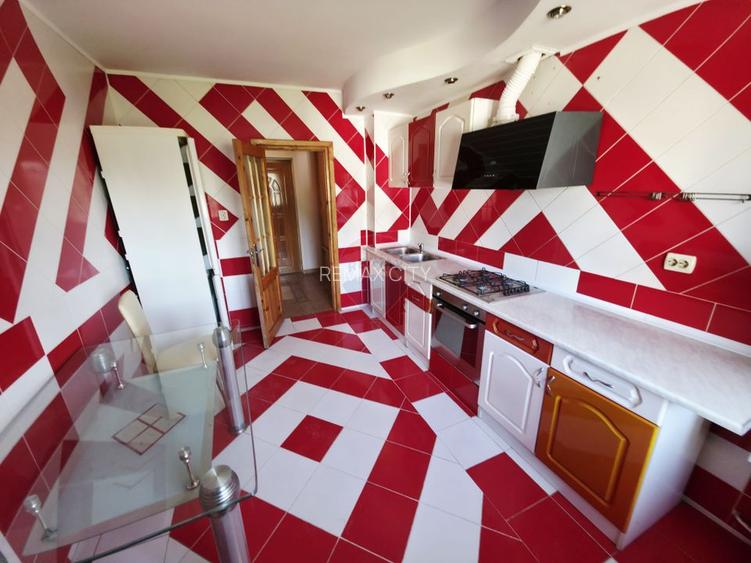 Apartament cu 2 camere de vânzare în zona 1 Mai - 14