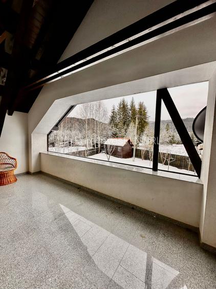 VILA DE INCHIRIAT IN MIJLOCUL NATURII - 16