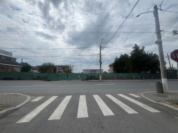 INCHIRIEZ teren 4000 mp situat langa bcr  - 2