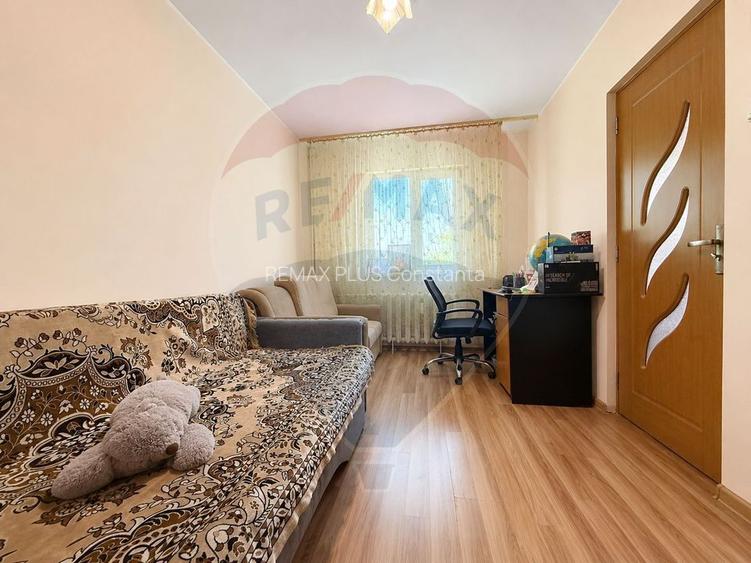 Apartament cu 2 camere de vanzare in KM 4-5 etaj 2 - 3