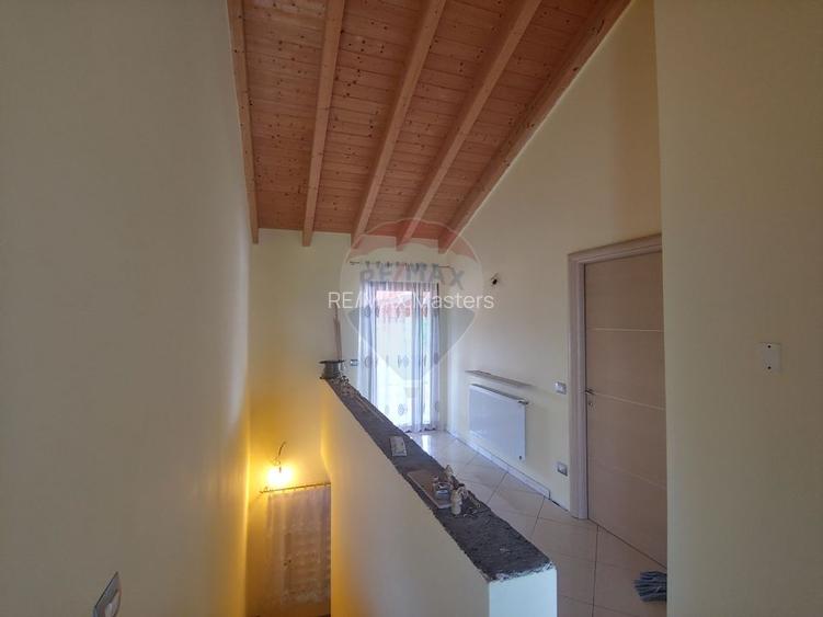 Casă / Vilă de lux cu 5 camere de vânzare în Vadu Moldovei, Suceava - 98