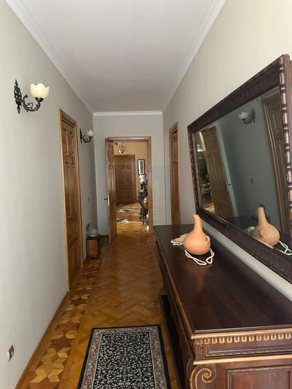 Vila Impresionanta | 9 Camere | 679mp Teren | Garaj Dublu *Cotroceni*