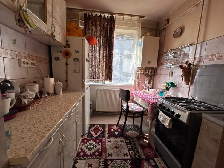 - Apartament 2 camere, Etaj 1, zona Hristo Botev , Locuibil. - 5