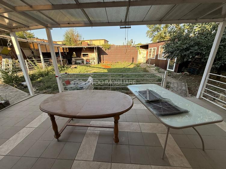 CASA INDIVIDUALA - 200 Mp. Utili - 800 Mp. Totali - Constructie 2009 - 13