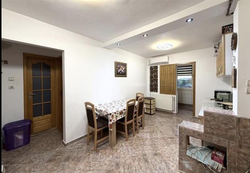 Decomandat cu centrala propie, mobilat - 7