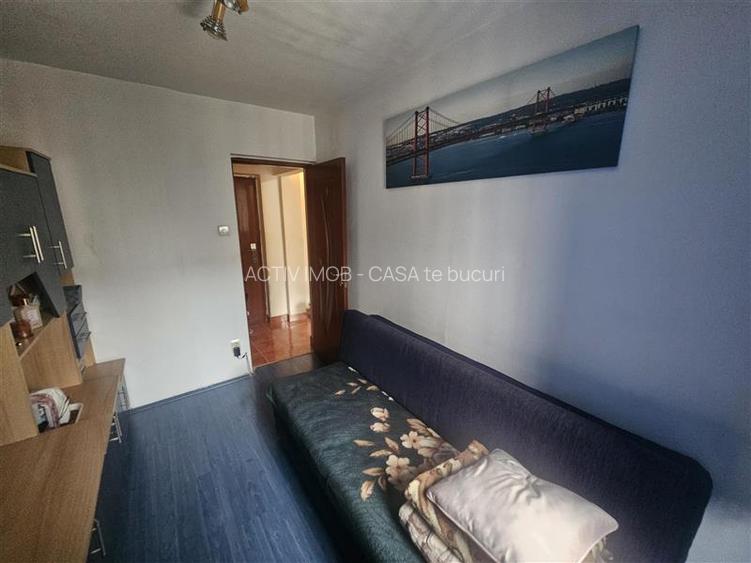 Resita, 3 Cam. Mobilat+Utilat, Et. 2, Micro 3 - 25