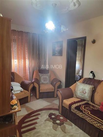 Apartament 3 camere nedecomandate, zona Cora - 3