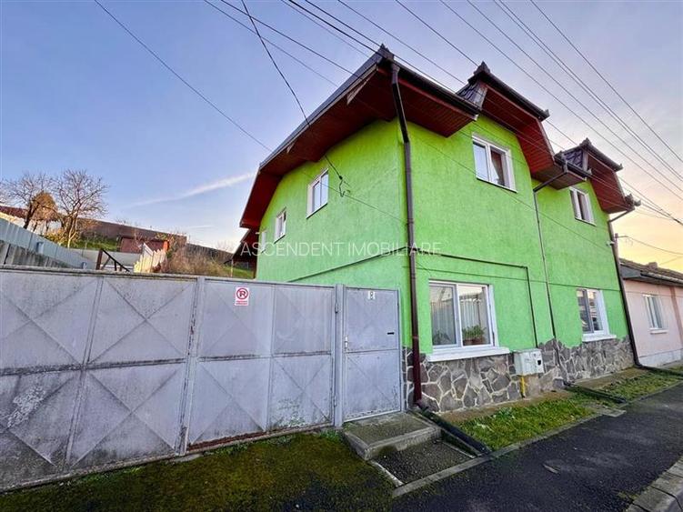 Casa potential:locuire multifamiliala,activitati comerciale,birouri,677 mp teren - 37