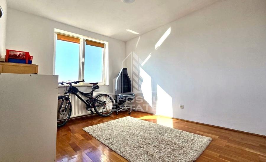 Apartament 4 camere, decomandat 2 bai, 2 balcoane, Central