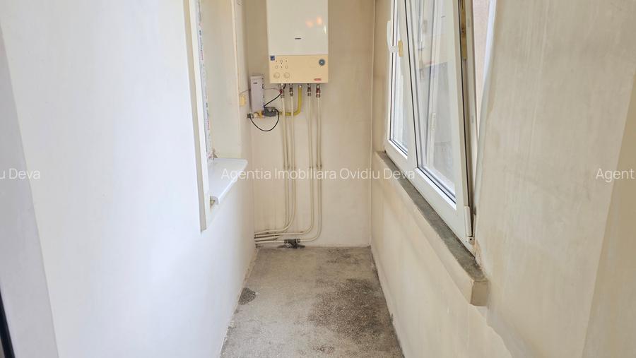 Vand apartament 2 camere decomandat in Deva, zona Gojdu, etaj 1, bloc de 4 etaje - 3