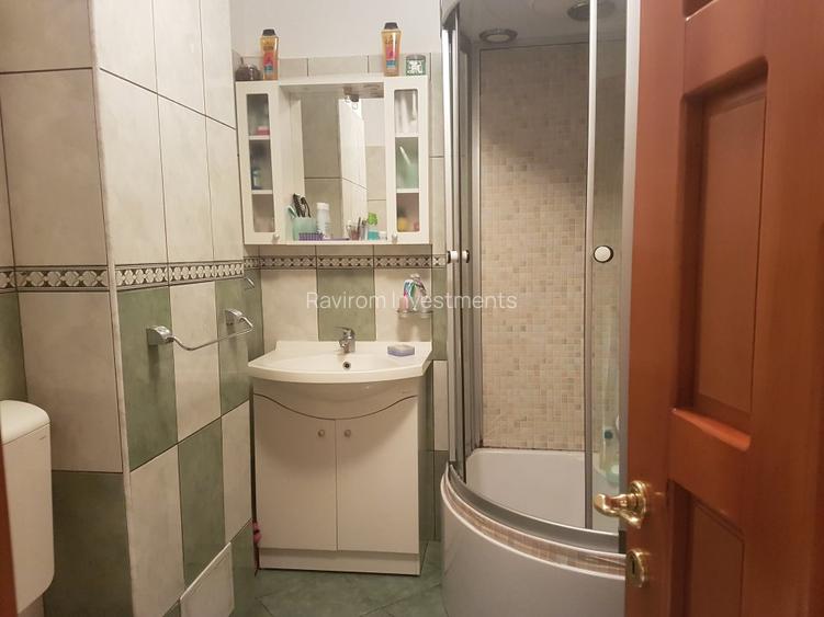 Apartament doua camere semidecomandat, etaj trei renovat bucatarie mare, mobilat - 9