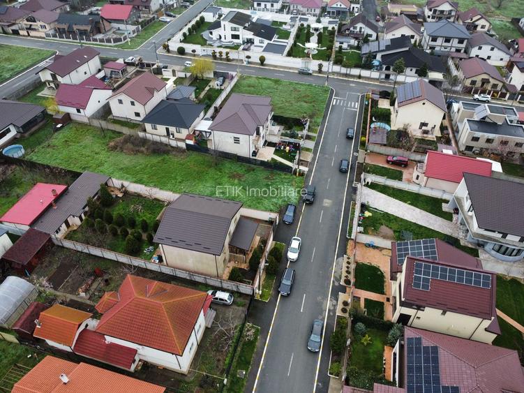 Teren intravilan Valu Traian 916 mp, 14 ml, între case, utilități. - 4