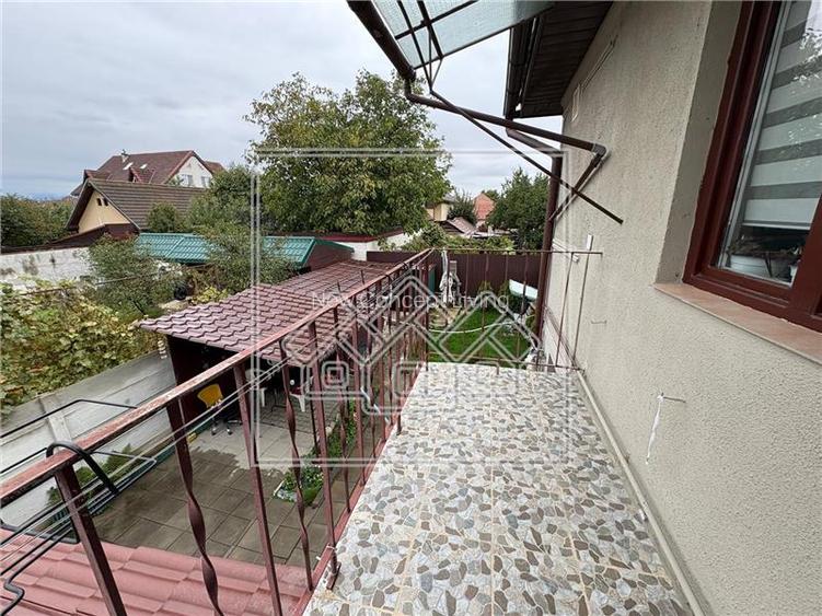 Casa de vanzare in Sibiu -  4 camere, balcon si curte - mobilata - 18