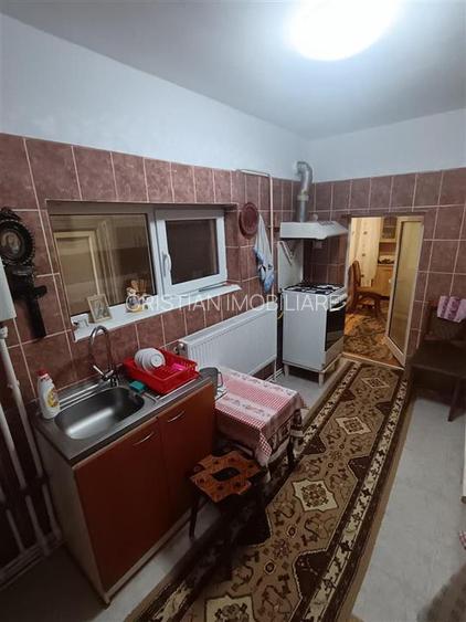 Casa Chercea, doua corpuri cladire, 3 camere, suprafata 256 mp - 4