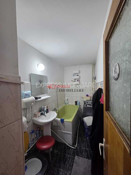 Calea Vitan, Mall, Sectia 11 De Politie - 4