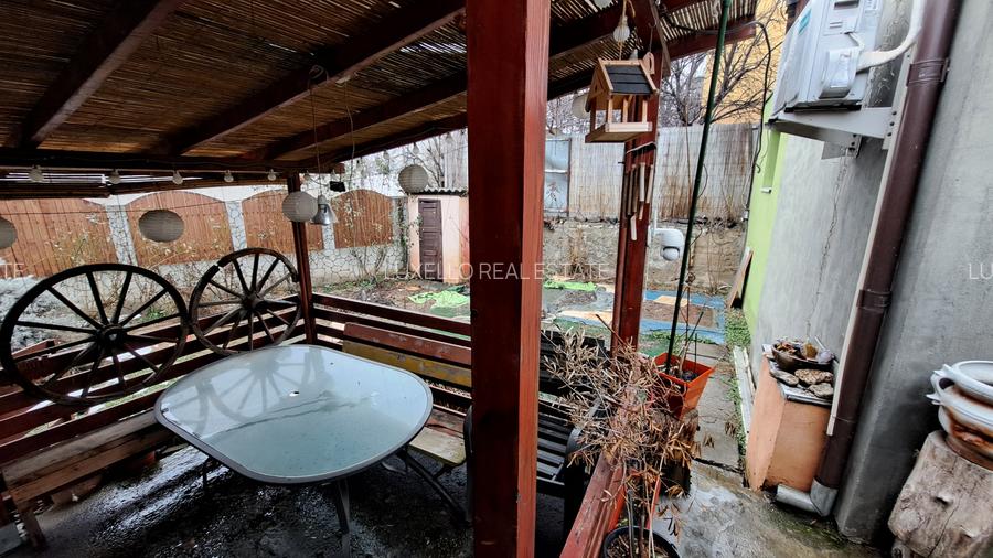 TEREN CU CASA DEMOLABILA - 31