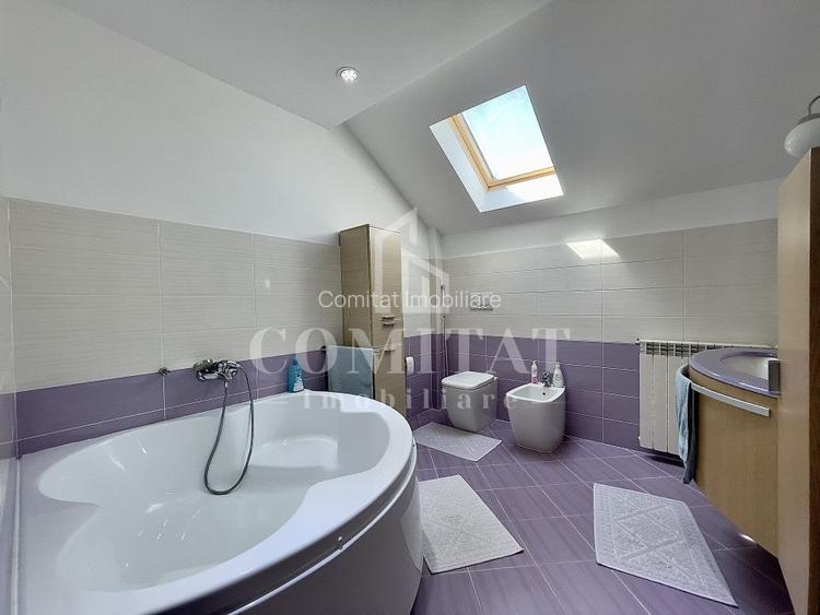 Casă cochetă cu teren generos și panoramă Chinteni - 16