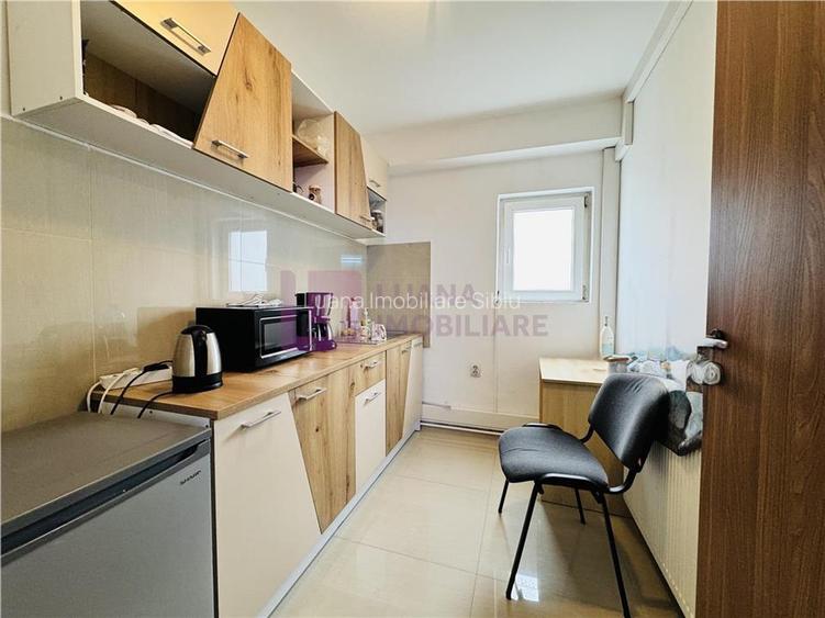 Spatiu de birouri de inchiriat | 40 mp | costuri incluse | parcare | Strand - 4