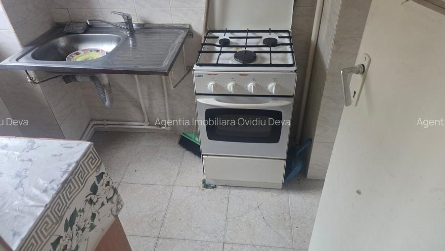 Vand  garsoniera in Deva, zona Dacia, etaj 1, bloc de 4 etaje, usa metalica, - 9