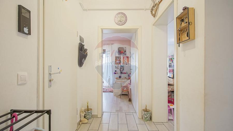 Apartament cu 3 camere de vânzare în zona Tractorul - 18