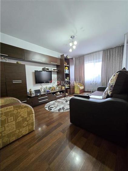 Mircea cel Batran - statia TAXI, 2 camere decomandat cu geam la baie - 2