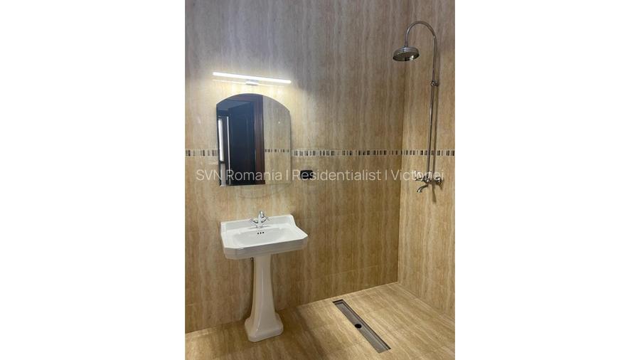 REV2002762 Vila de inchiriat 21 camere zona Universitate - 9