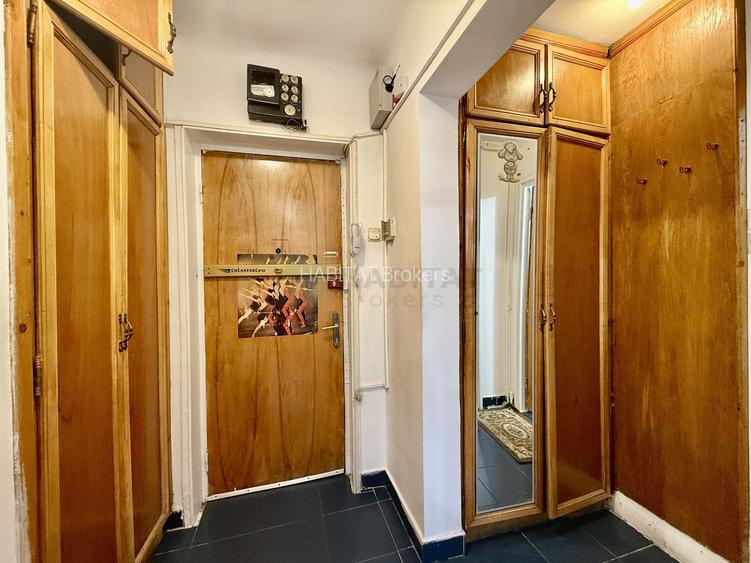 Decomandata, bloc 1982, aproape de metrou - 7