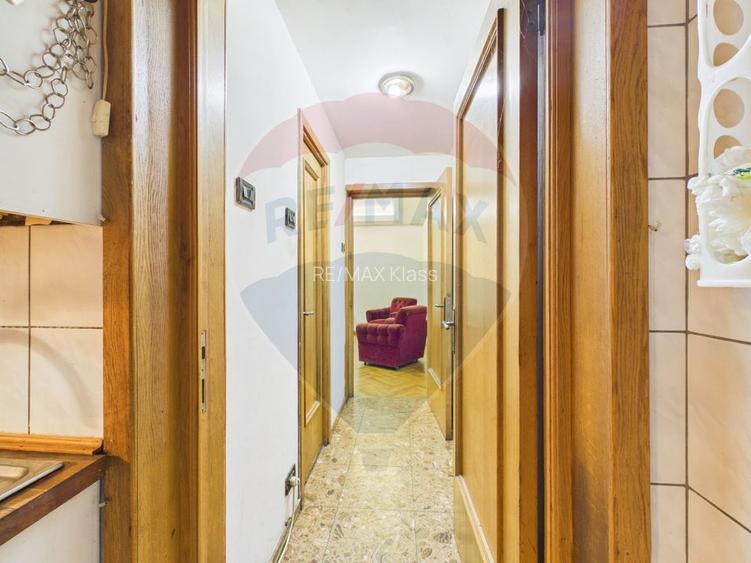 Casa interbelica de vanzare metrou 1 Mai, cu potential - 20