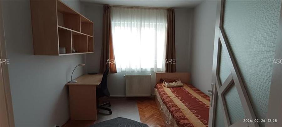 Apartament cu 4 camere de inchiriat - 12