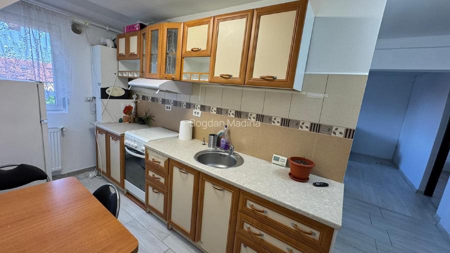 Proprietar, închiriez Apartament 2 camere  - 3