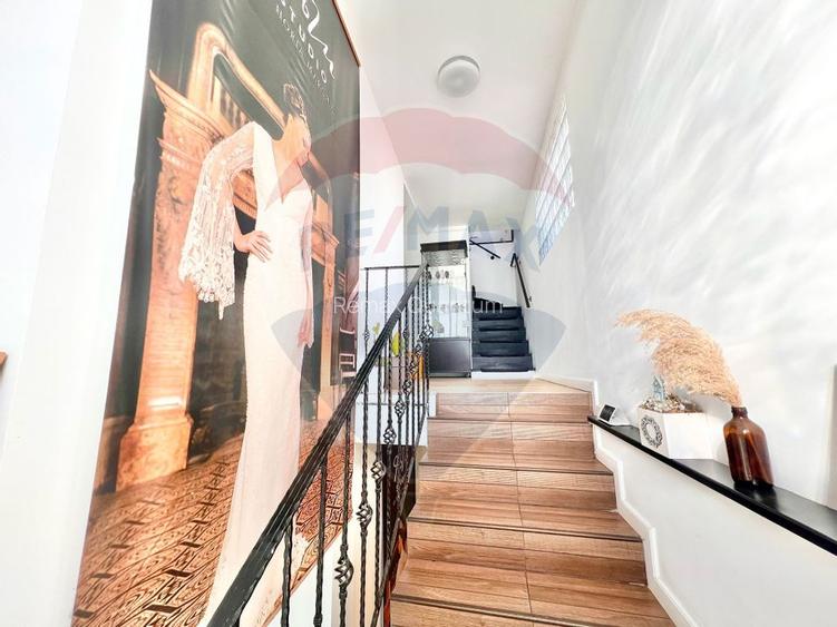 De vânzare casă cu 12 camere, în zona Decebal - 17