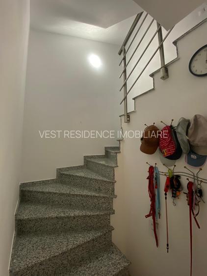 Duplex cu 4 camere si mansarda. Complet mobilat si utilat. Comision 0 - 17