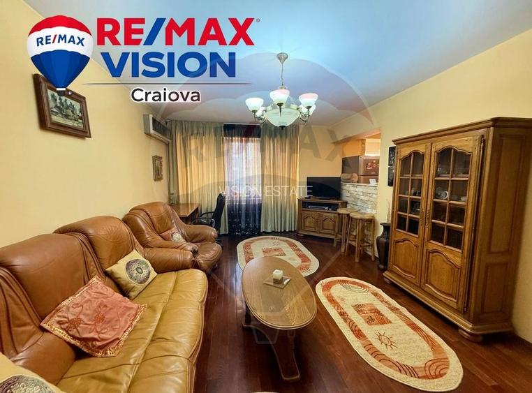 Apartament cu 4 camere de închiriat în zona 1 Mai - 2