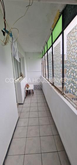 Republicii ,se vinde apartament decomandat ,2 camere  ,pret 67000 euro neg. - 12